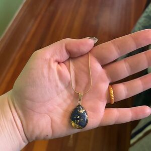 Elegant Gold and Blue Pendant Necklace